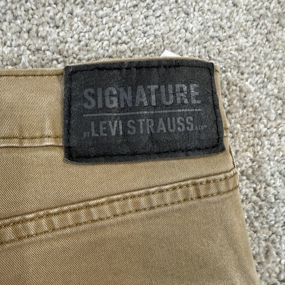 Signature Levis Strauss Chino Pants Mens 36x32 Beige Cotton Stretch Athletic Fit - Picture 9 of 9